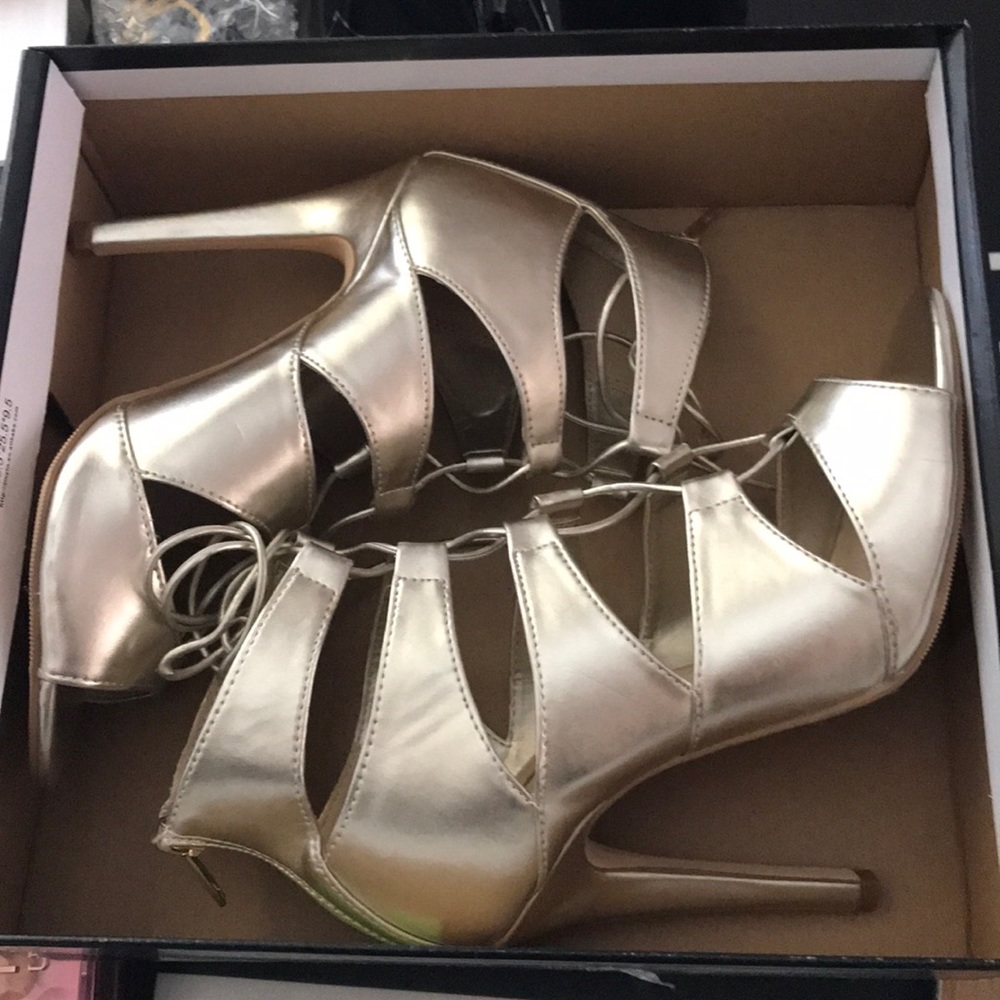 New without tags Forever21 heel boots! size 7
